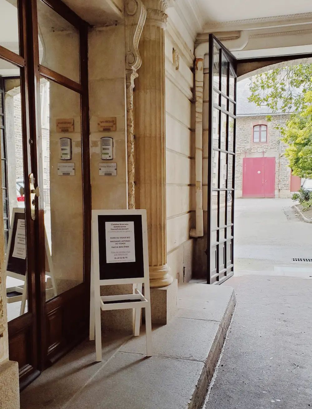Entrée du cabinet de Christine Manceau à Nantes